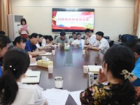 行政党支部召开党员大会