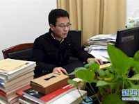 习近平总书记主持召开学校思想政治理论课教师座谈会侧记