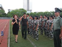 骠骑玫瑰铿锵 地中劲旅昂扬