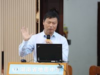 我校高三年级开展考前答题方法指导及心理疏导大会