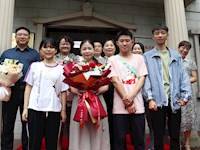 感谢有你：校长办公室来了一群600分的考生及家长