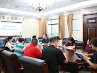 我校召开信息化课改班规范办学专题会议