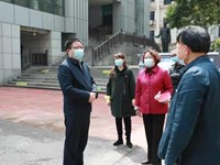 市教育局党委书记、局长孙传贵来校检查、慰问