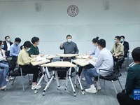 习近平：坚持党的领导传承红色基因扎根中国大地 走出一条建设中国特色世界一流大学新路