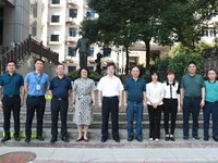 长沙市人民政府副秘书长王新良来我校调研