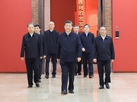 习近平在瞻仰延安革命纪念地时强调 弘扬伟大建党精神和延安精神 为实现党的二十大提出的目标任务而团结奋斗