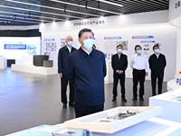 习近平：把握战略定位坚持绿色发展 奋力书写中国式现代化内蒙古新篇章